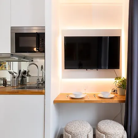 Cozy - Eiffel Tower - Sleeps 2p