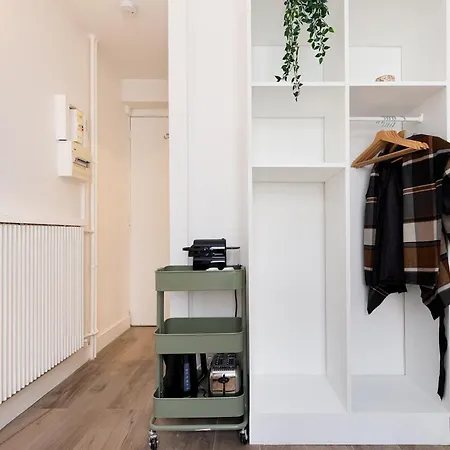 Cozy - Eiffel Tower - Sleeps 2p Апартаменты *