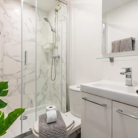 Apartment Cozy - Eiffel Tower - Sleeps 2p Paris