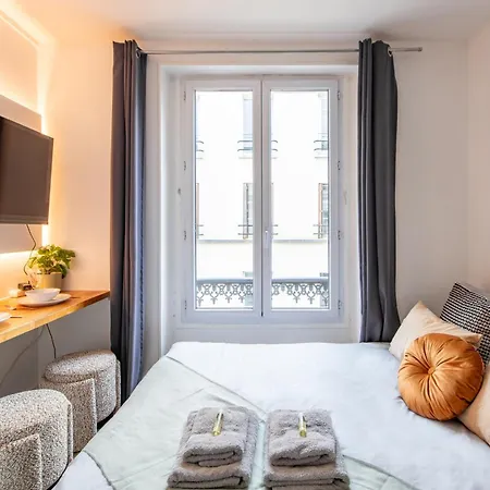 Apartment Cozy - Eiffel Tower - Sleeps 2p