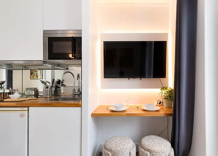 Cozy - Eiffel Tower - Sleeps 2p