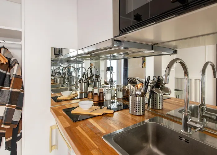 Apartment Cozy - Eiffel Tower - Sleeps 2p *