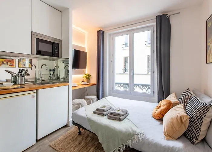 Cozy - Eiffel Tower - Sleeps 2p Apartment Paris
