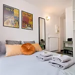 Cozy - Eiffel Tower - Sleeps 2p Paryż