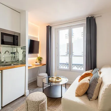 Apartment Cozy - Eiffel Tower - Sleeps 2p