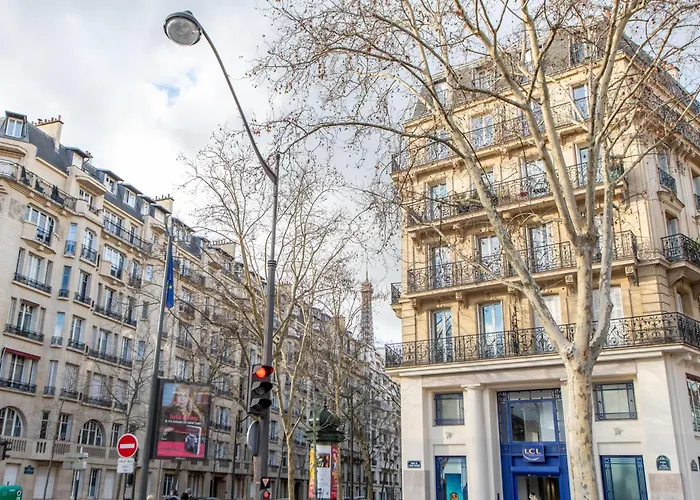 Lägenhet Cozy - Eiffel Tower - Sleeps 2p *