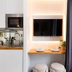 Cozy - Eiffel Tower - Sleeps 2p